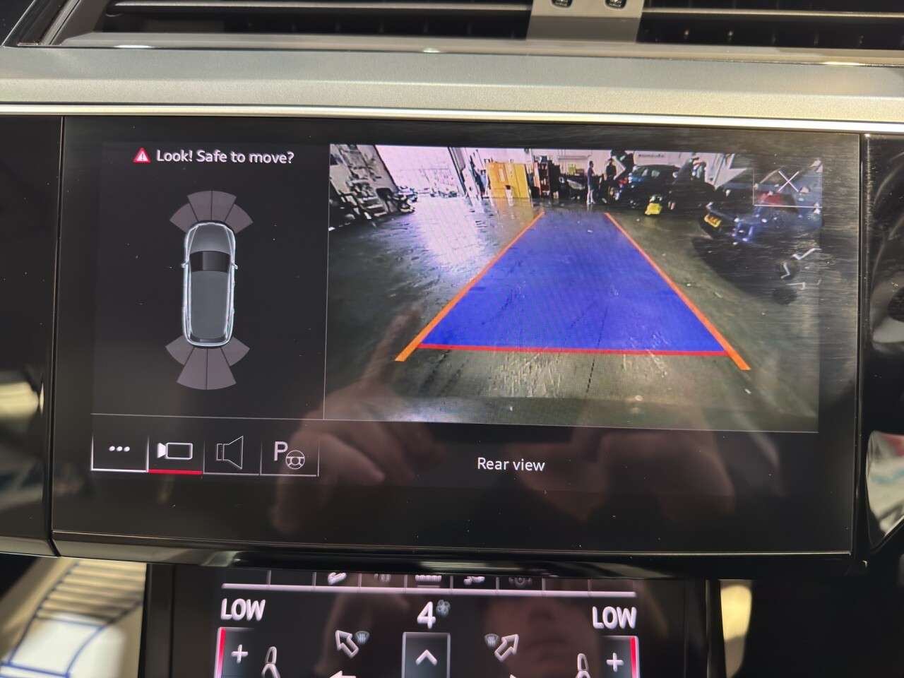 2023 AUDI Q8 E-TRON 2023 AUDI Q8 E-TRON