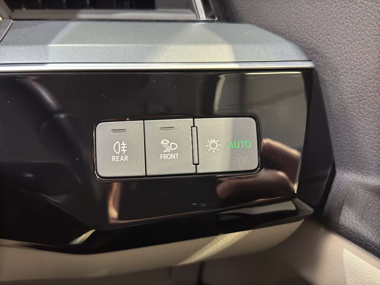 2023 AUDI Q8 E-TRON 2023 AUDI Q8 E-TRON