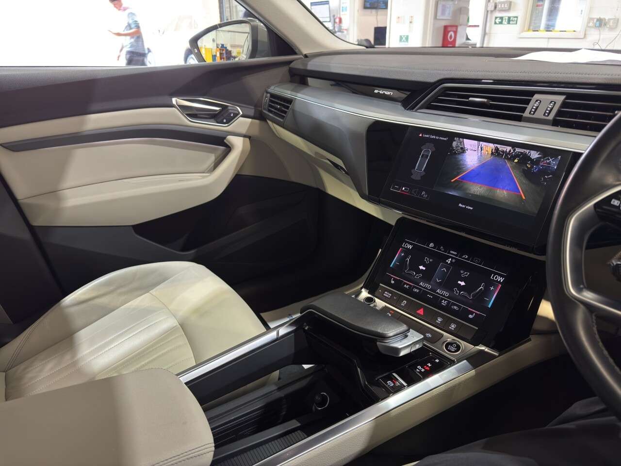 2023 AUDI Q8 E-TRON 2023 AUDI Q8 E-TRON