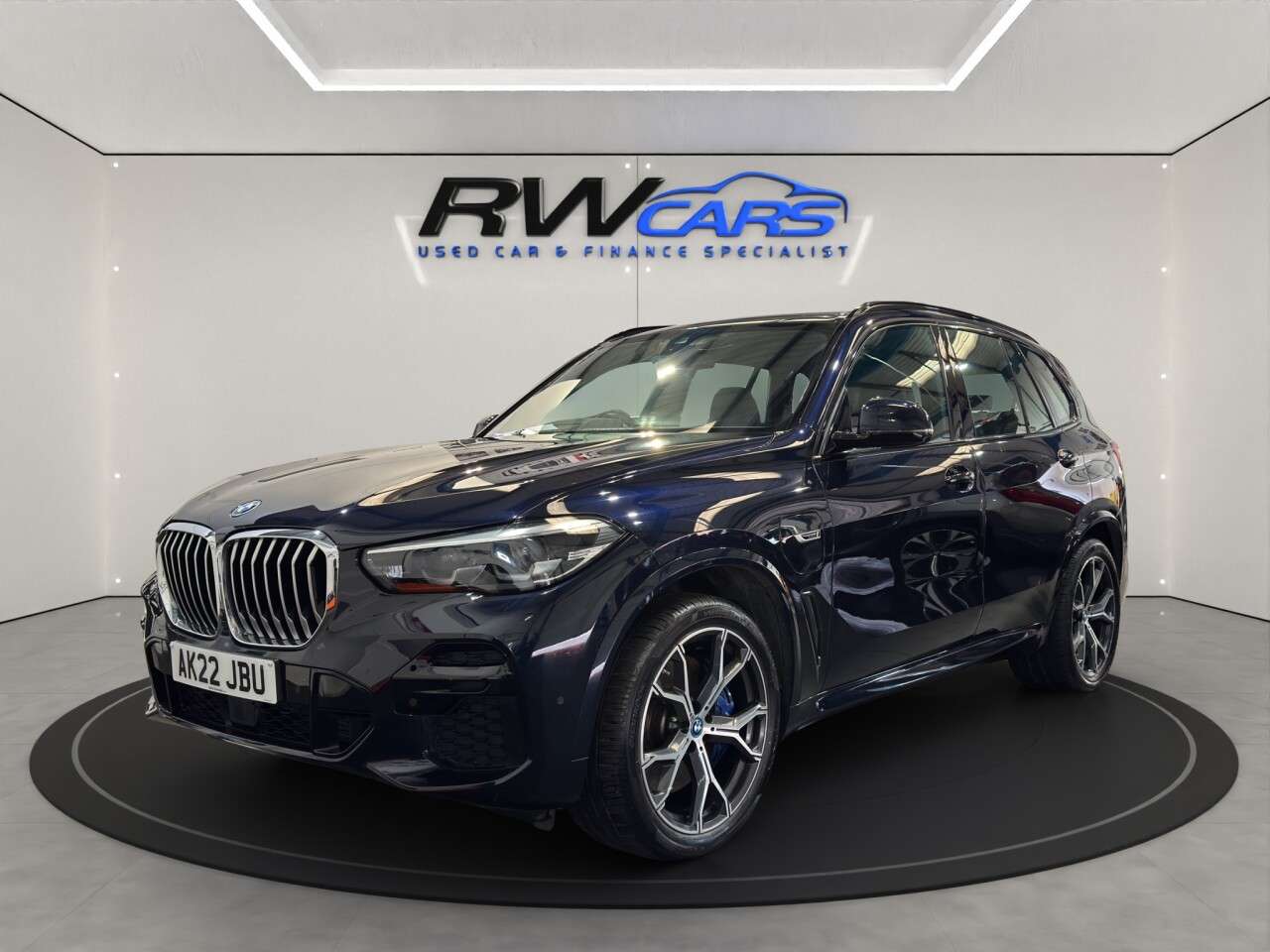 A 2022 BMW X5 3.0 45e 24kWh M Sport SUV 5dr Petrol Plug-in Hybrid Auto xDrive Euro 6 (s/s A 2022 BMW X5 3.0 45e 24kWh M Sport SUV 5dr Petrol Plug-in Hybrid Auto xDrive Euro 6 (s/s