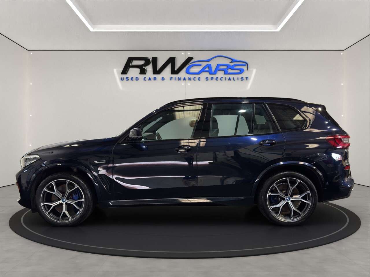 A 2022 BMW X5 3.0 45e 24kWh M Sport SUV 5dr Petrol Plug-in Hybrid Auto xDrive Euro 6 (s/s A 2022 BMW X5 3.0 45e 24kWh M Sport SUV 5dr Petrol Plug-in Hybrid Auto xDrive Euro 6 (s/s