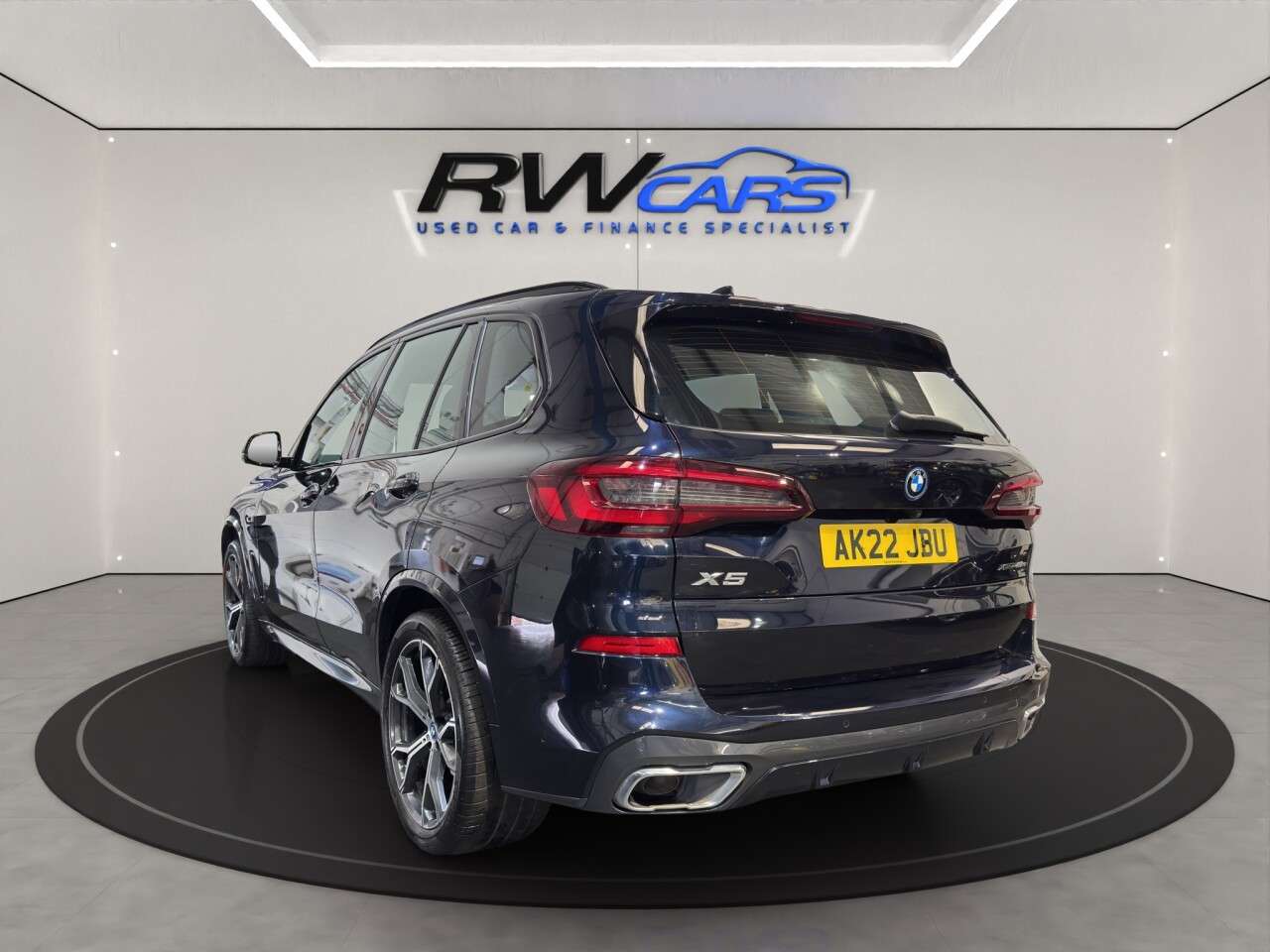 A 2022 BMW X5 3.0 45e 24kWh M Sport SUV 5dr Petrol Plug-in Hybrid Auto xDrive Euro 6 (s/s A 2022 BMW X5 3.0 45e 24kWh M Sport SUV 5dr Petrol Plug-in Hybrid Auto xDrive Euro 6 (s/s