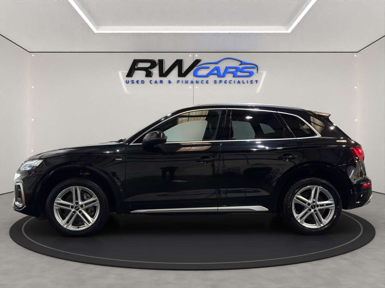 A 2023 AUDI Q5 2.0 TFSI 45 S line SUV 5dr Petrol S Tronic quattro Euro 6 (s/s) (265 ps) A 2023 AUDI Q5 2.0 TFSI 45 S line SUV 5dr Petrol S Tronic quattro Euro 6 (s/s) (265 ps)