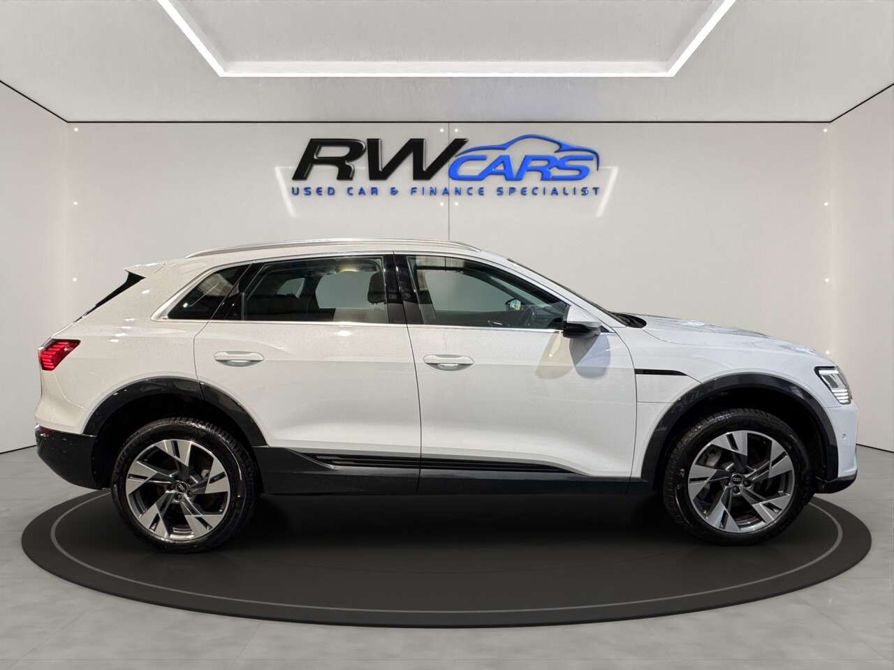 2023 AUDI Q8 E-TRON 2023 AUDI Q8 E-TRON