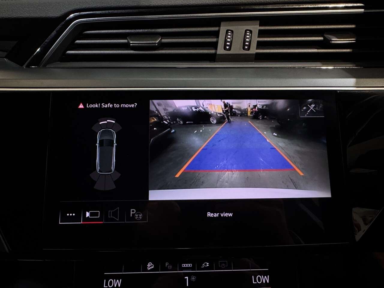 2023 AUDI Q8 E-TRON 2023 AUDI Q8 E-TRON