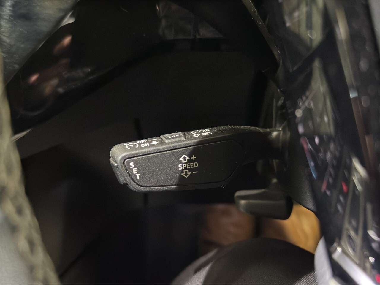 2023 AUDI Q8 E-TRON 2023 AUDI Q8 E-TRON