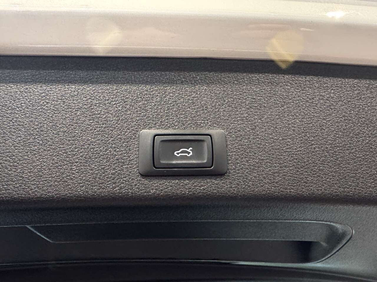 2023 AUDI Q8 E-TRON 2023 AUDI Q8 E-TRON