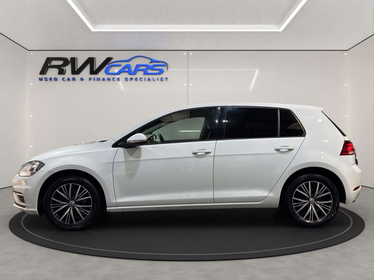 A 2018 VOLKSWAGEN GOLF 1.4 TSI BlueMotion Tech SE Nav Hatchback 5dr Petrol Manual Euro 6 (s/s) (12 A 2018 VOLKSWAGEN GOLF 1.4 TSI BlueMotion Tech SE Nav Hatchback 5dr Petrol Manual Euro 6 (s/s) (12
