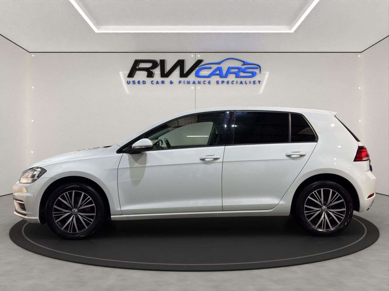 A 2018 VOLKSWAGEN GOLF 1.4 TSI BlueMotion Tech SE Nav Hatchback 5dr Petrol Manual Euro 6 (s/s) (12 A 2018 VOLKSWAGEN GOLF 1.4 TSI BlueMotion Tech SE Nav Hatchback 5dr Petrol Manual Euro 6 (s/s) (12