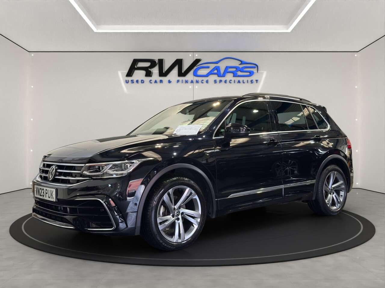 A 2023 VOLKSWAGEN TIGUAN 1.5 TSI R-Line Edition SUV 5dr Petrol DSG Euro 6 (s/s) (150 ps) A 2023 VOLKSWAGEN TIGUAN 1.5 TSI R-Line Edition SUV 5dr Petrol DSG Euro 6 (s/s) (150 ps)