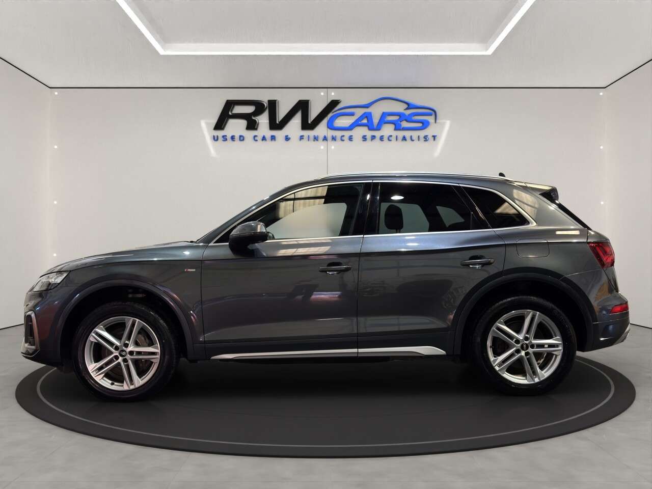 A 2021 AUDI Q5 2.0 TFSIe 50 S line SUV 5dr Petrol Plug-in Hybrid S Tronic quattro Euro 6 ( A 2021 AUDI Q5 2.0 TFSIe 50 S line SUV 5dr Petrol Plug-in Hybrid S Tronic quattro Euro 6 (