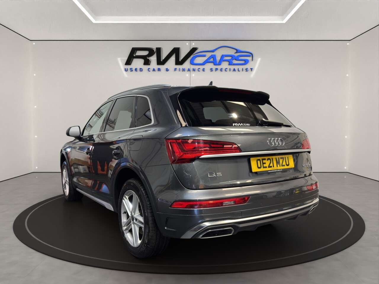 A 2021 AUDI Q5 2.0 TFSIe 50 S line SUV 5dr Petrol Plug-in Hybrid S Tronic quattro Euro 6 ( A 2021 AUDI Q5 2.0 TFSIe 50 S line SUV 5dr Petrol Plug-in Hybrid S Tronic quattro Euro 6 (