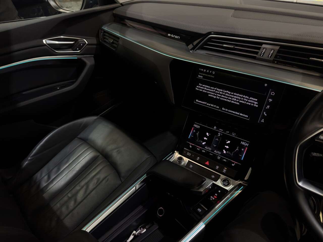 2022 AUDI E-TRON 2022 AUDI E-TRON