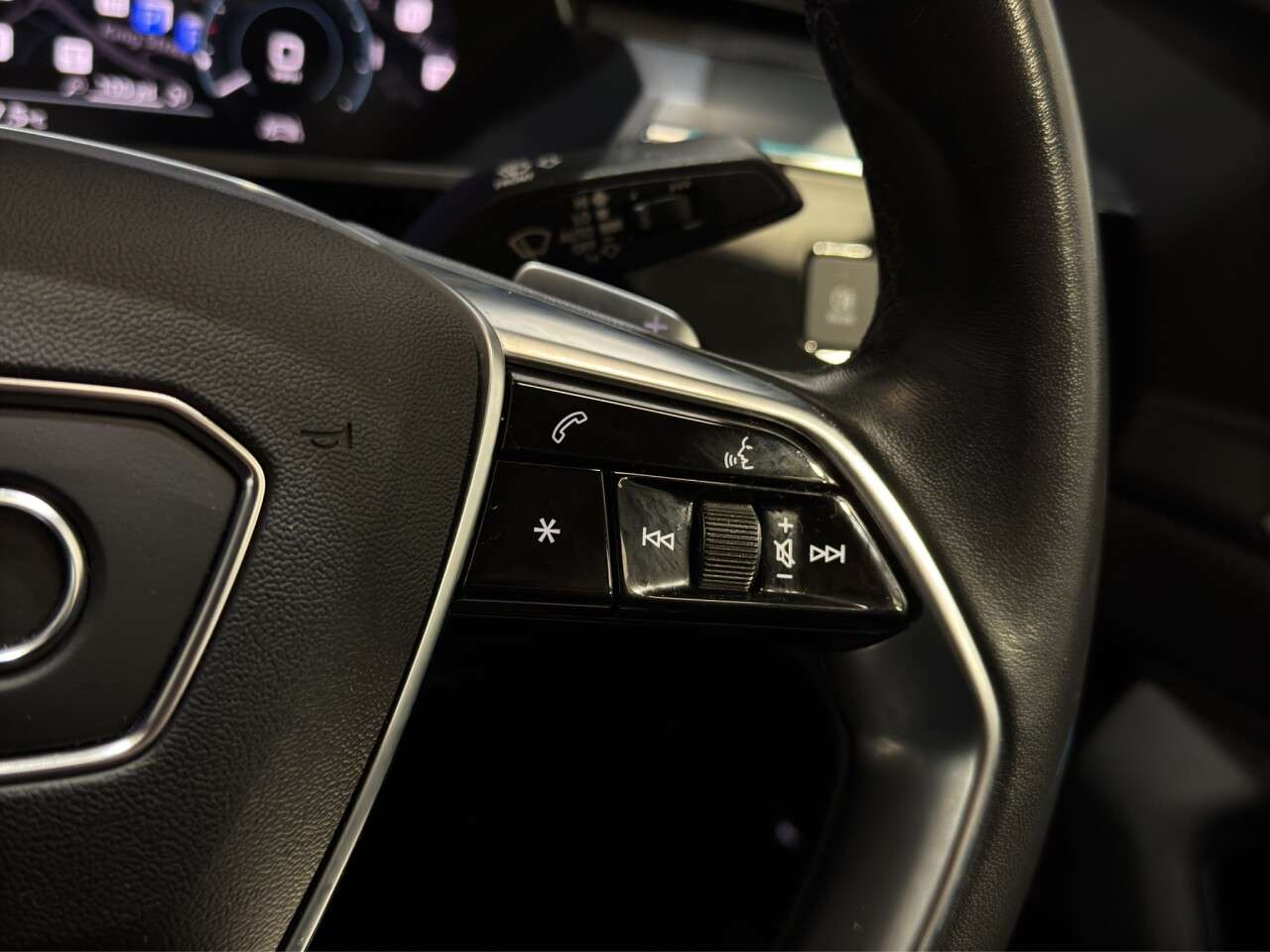2022 AUDI E-TRON 2022 AUDI E-TRON
