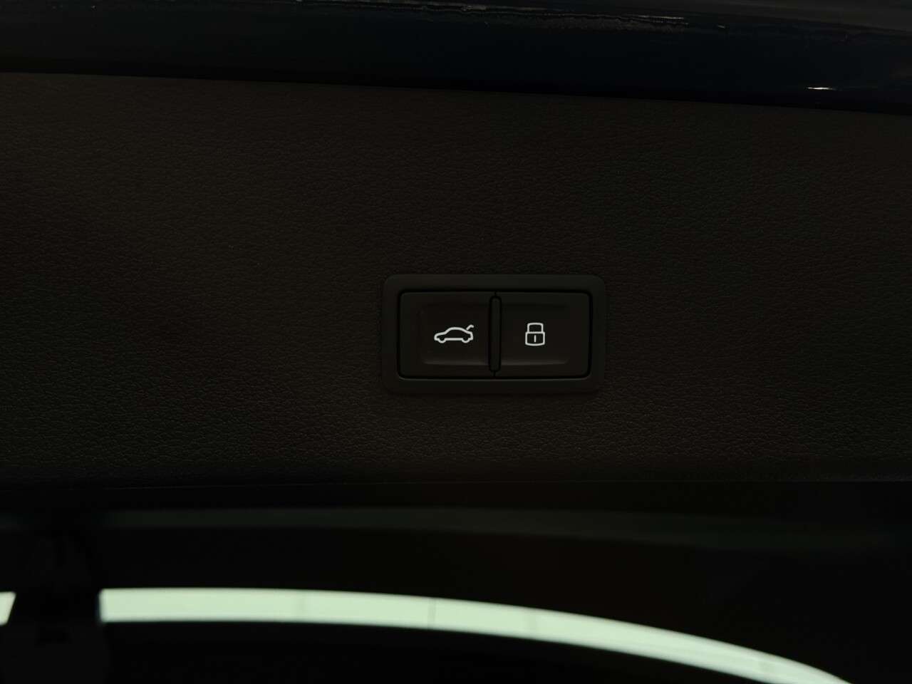 2022 AUDI E-TRON 2022 AUDI E-TRON