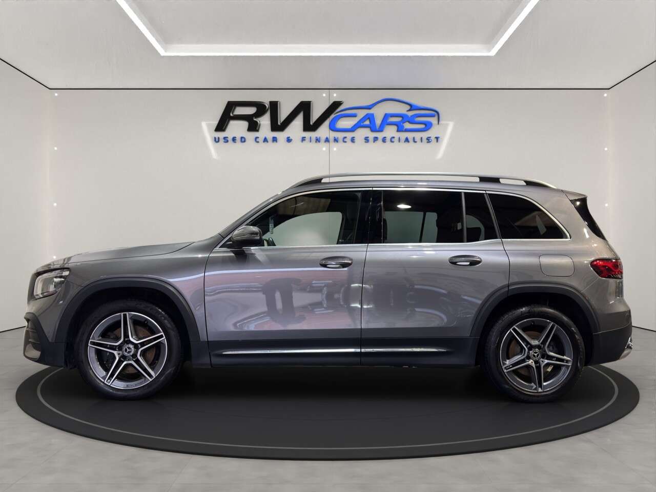 A 2022 MERCEDES-BENZ GLB 1.3 GLB200 AMG Line SUV 5dr Petrol 7G-DCT Euro 6 (s/s) (163 ps) A 2022 MERCEDES-BENZ GLB 1.3 GLB200 AMG Line SUV 5dr Petrol 7G-DCT Euro 6 (s/s) (163 ps)