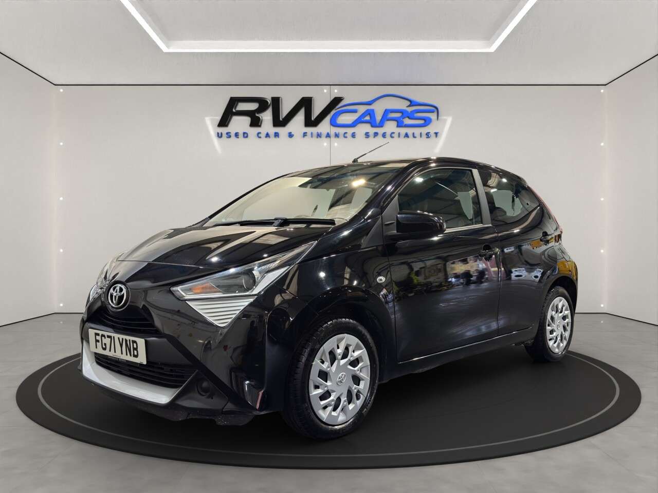A 2022 TOYOTA AYGO 1.0 VVT-i x-play Hatchback 5dr Petrol Manual Euro 6 (s/s) (71 ps) A 2022 TOYOTA AYGO 1.0 VVT-i x-play Hatchback 5dr Petrol Manual Euro 6 (s/s) (71 ps)