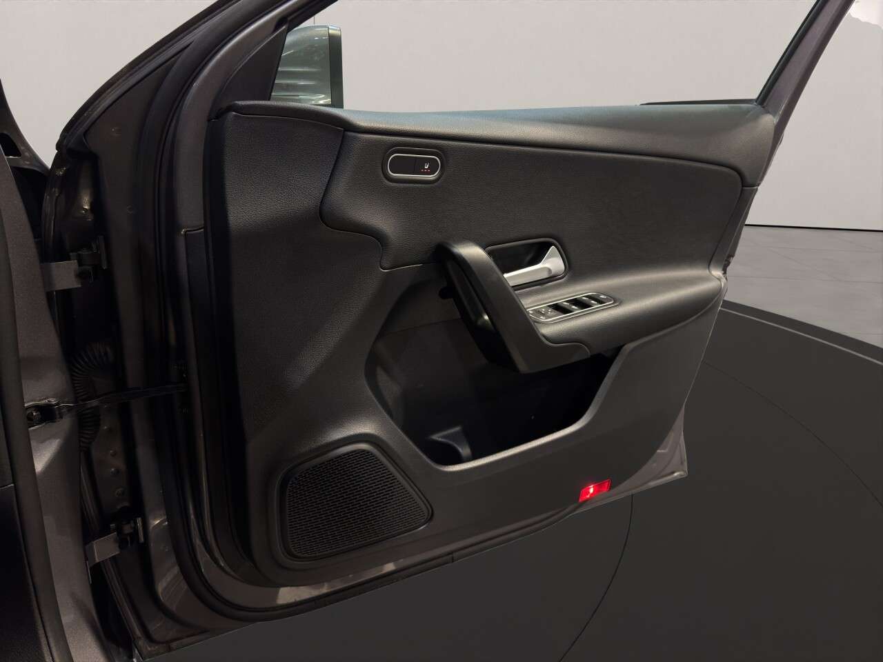 2021 MERCEDES-BENZ A CLASS 2021 MERCEDES-BENZ A CLASS