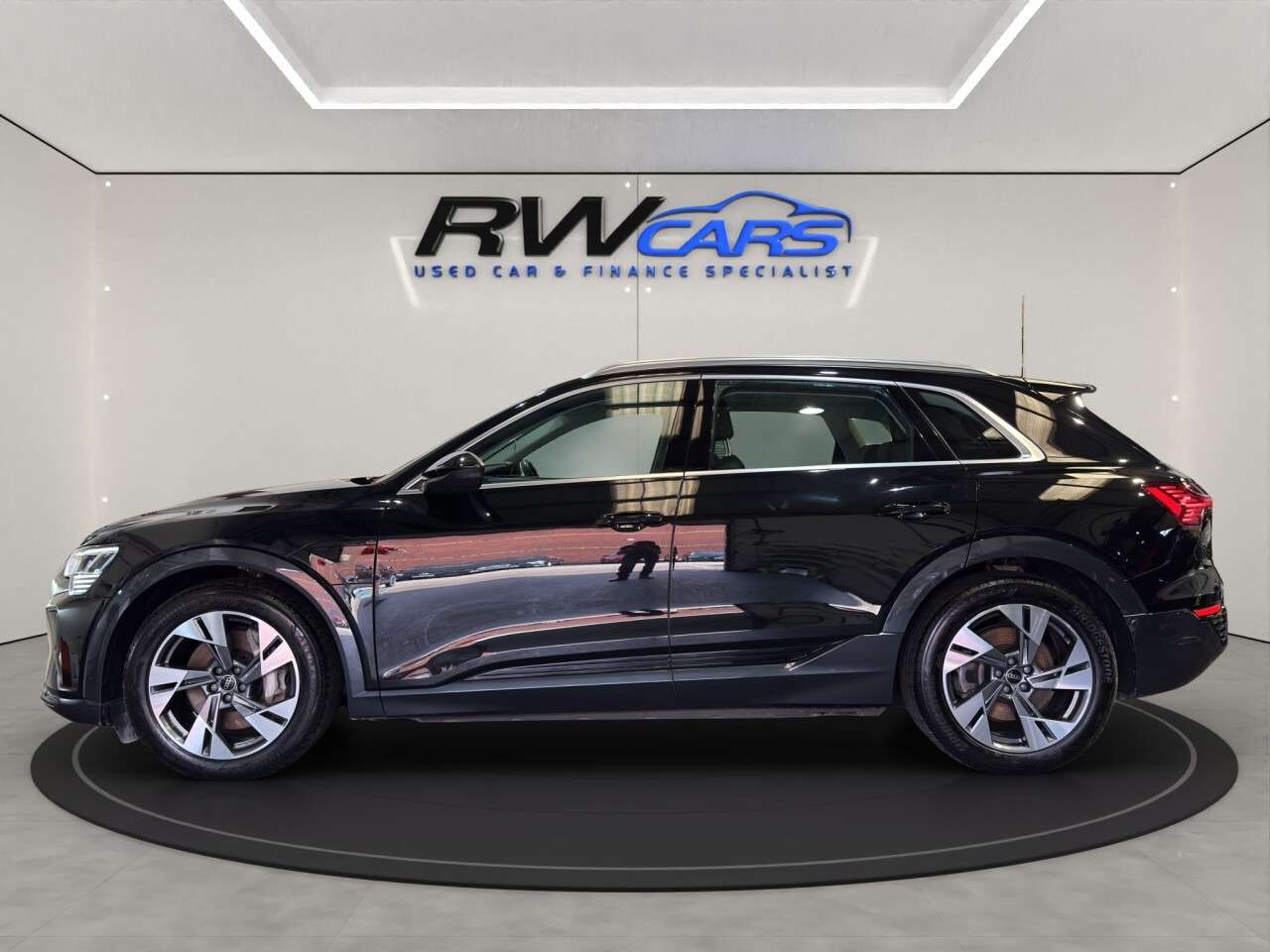 A 2023 AUDI Q8 E-TRON 50 Sport SUV 5dr Electric Auto quattro 95kWh (11kW Charger) (340 ps) A 2023 AUDI Q8 E-TRON 50 Sport SUV 5dr Electric Auto quattro 95kWh (11kW Charger) (340 ps)