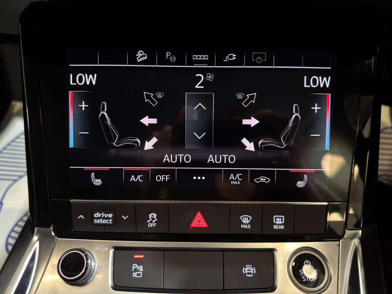 2023 AUDI Q8 E-TRON 2023 AUDI Q8 E-TRON