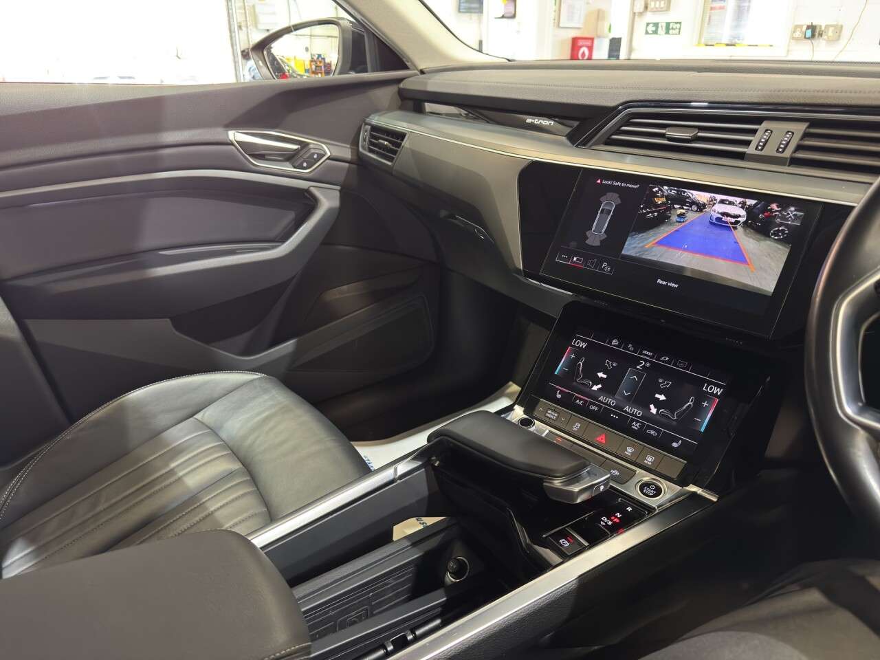2023 AUDI Q8 E-TRON 2023 AUDI Q8 E-TRON