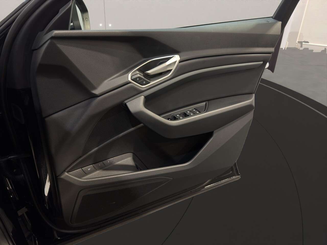 2023 AUDI Q8 E-TRON 2023 AUDI Q8 E-TRON