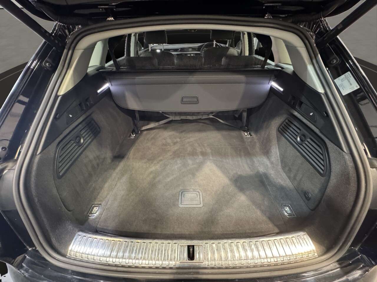 2023 AUDI Q8 E-TRON 2023 AUDI Q8 E-TRON