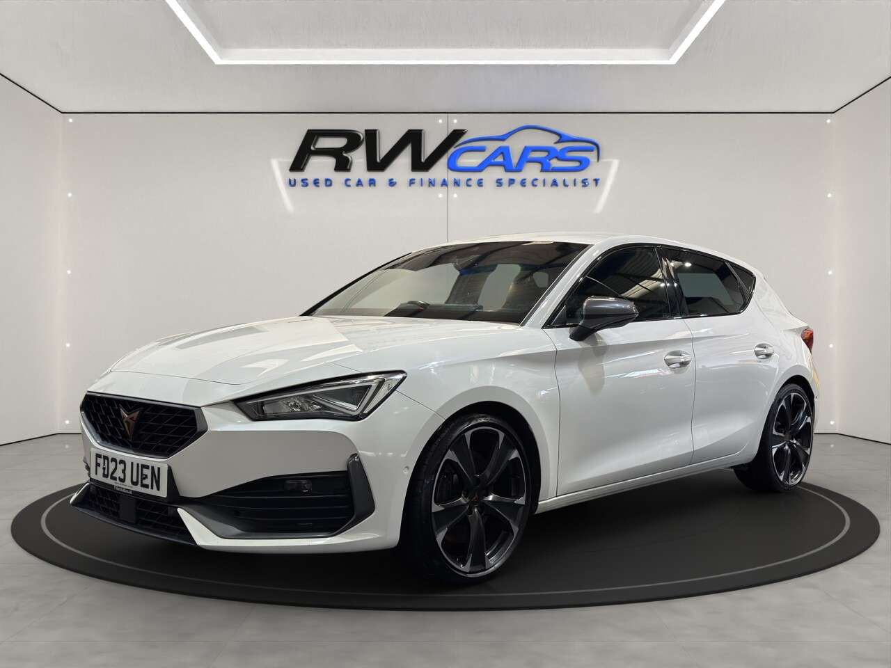 A 2023 CUPRA LEON 2.0 TSI VZ2 Hatchback 5dr Petrol DSG Euro 6 (s/s) (245 ps) A 2023 CUPRA LEON 2.0 TSI VZ2 Hatchback 5dr Petrol DSG Euro 6 (s/s) (245 ps)