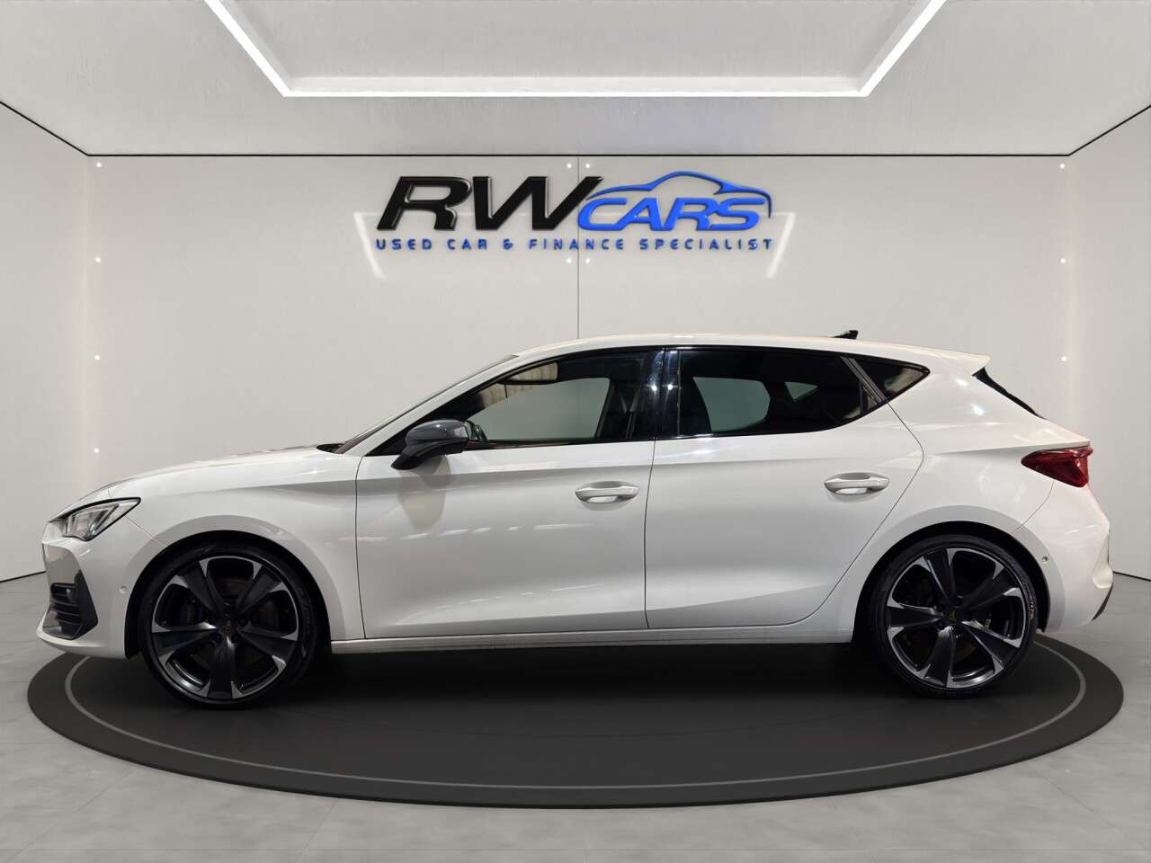 A 2023 CUPRA LEON 2.0 TSI VZ2 Hatchback 5dr Petrol DSG Euro 6 (s/s) (245 ps) A 2023 CUPRA LEON 2.0 TSI VZ2 Hatchback 5dr Petrol DSG Euro 6 (s/s) (245 ps)