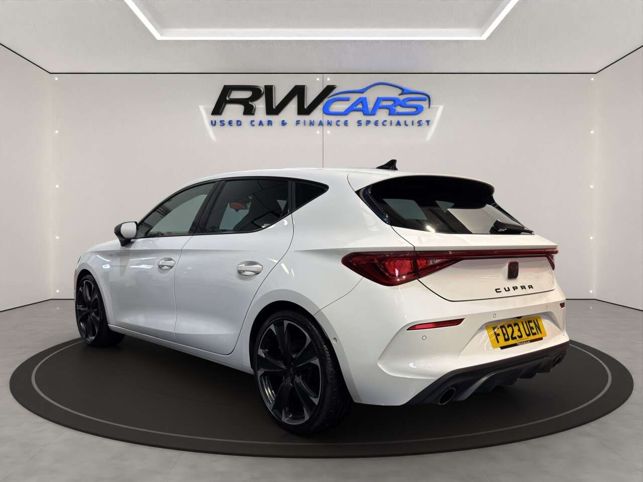 A 2023 CUPRA LEON 2.0 TSI VZ2 Hatchback 5dr Petrol DSG Euro 6 (s/s) (245 ps) A 2023 CUPRA LEON 2.0 TSI VZ2 Hatchback 5dr Petrol DSG Euro 6 (s/s) (245 ps)