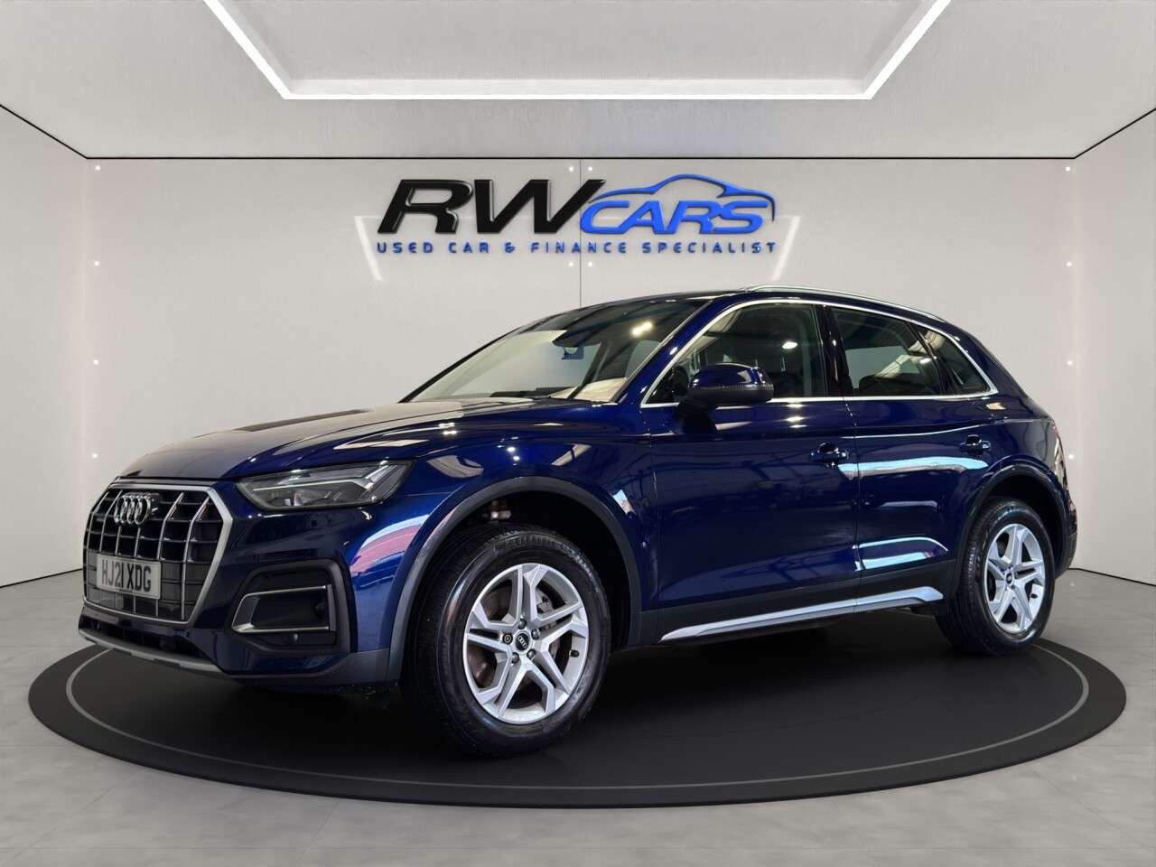 A 2021 AUDI Q5 2.0 TFSI 45 Sport SUV 5dr Petrol S Tronic quattro Euro 6 (s/s) (265 ps) A 2021 AUDI Q5 2.0 TFSI 45 Sport SUV 5dr Petrol S Tronic quattro Euro 6 (s/s) (265 ps)