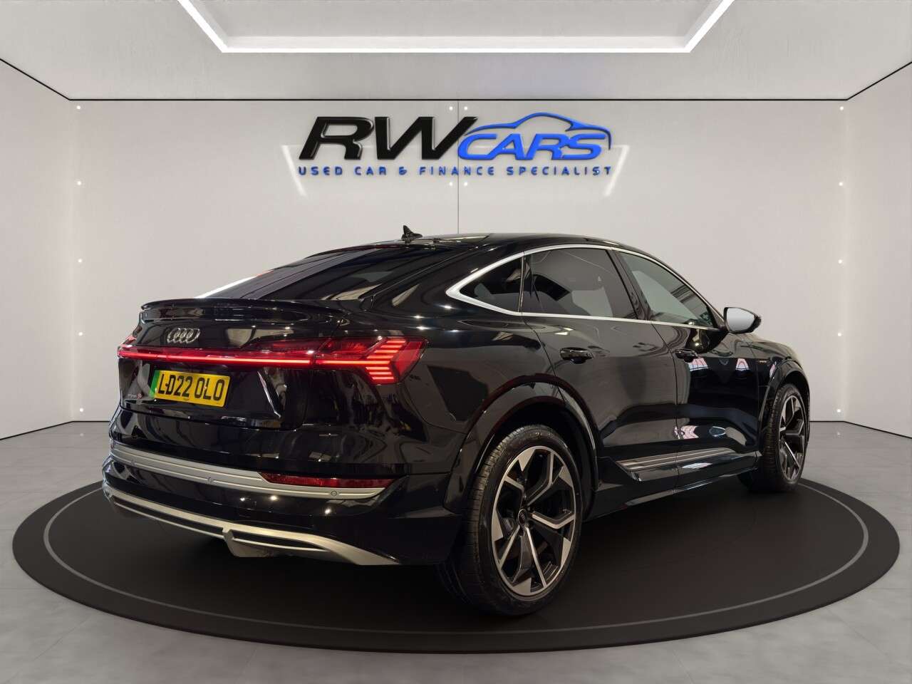 2022 AUDI E-TRON S 2022 AUDI E-TRON S