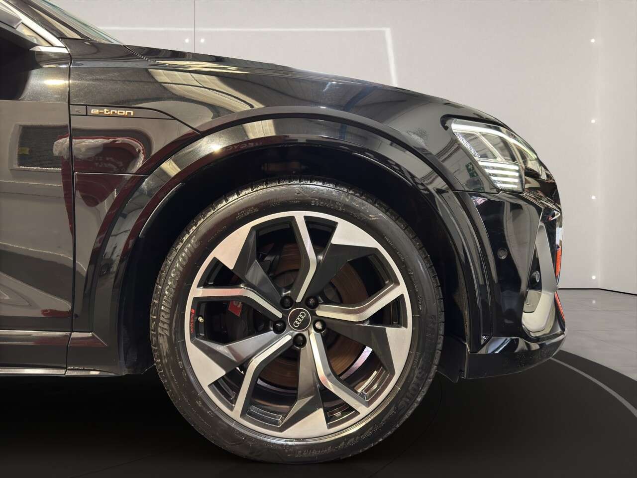 2022 AUDI E-TRON S 2022 AUDI E-TRON S