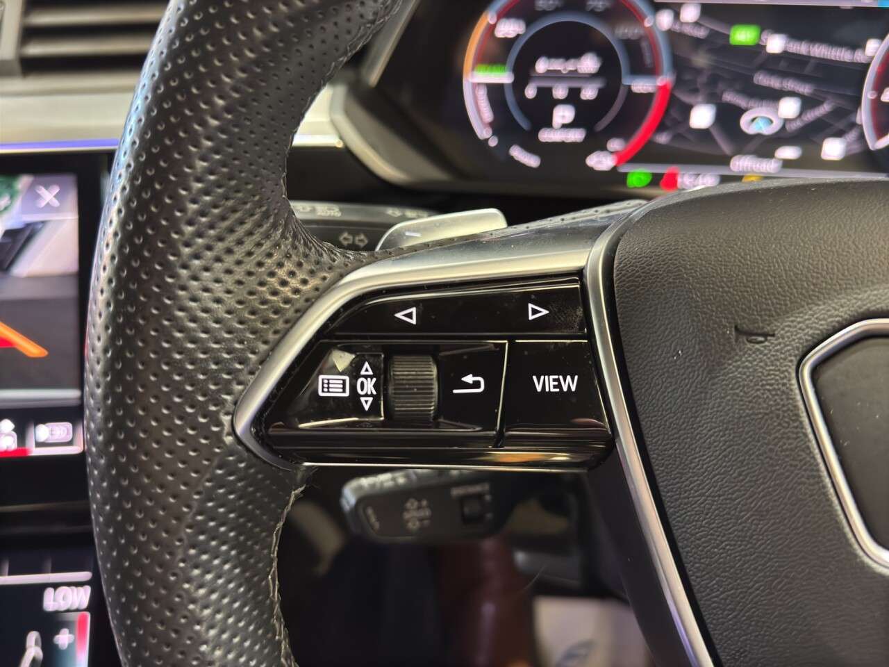 2022 AUDI E-TRON S 2022 AUDI E-TRON S
