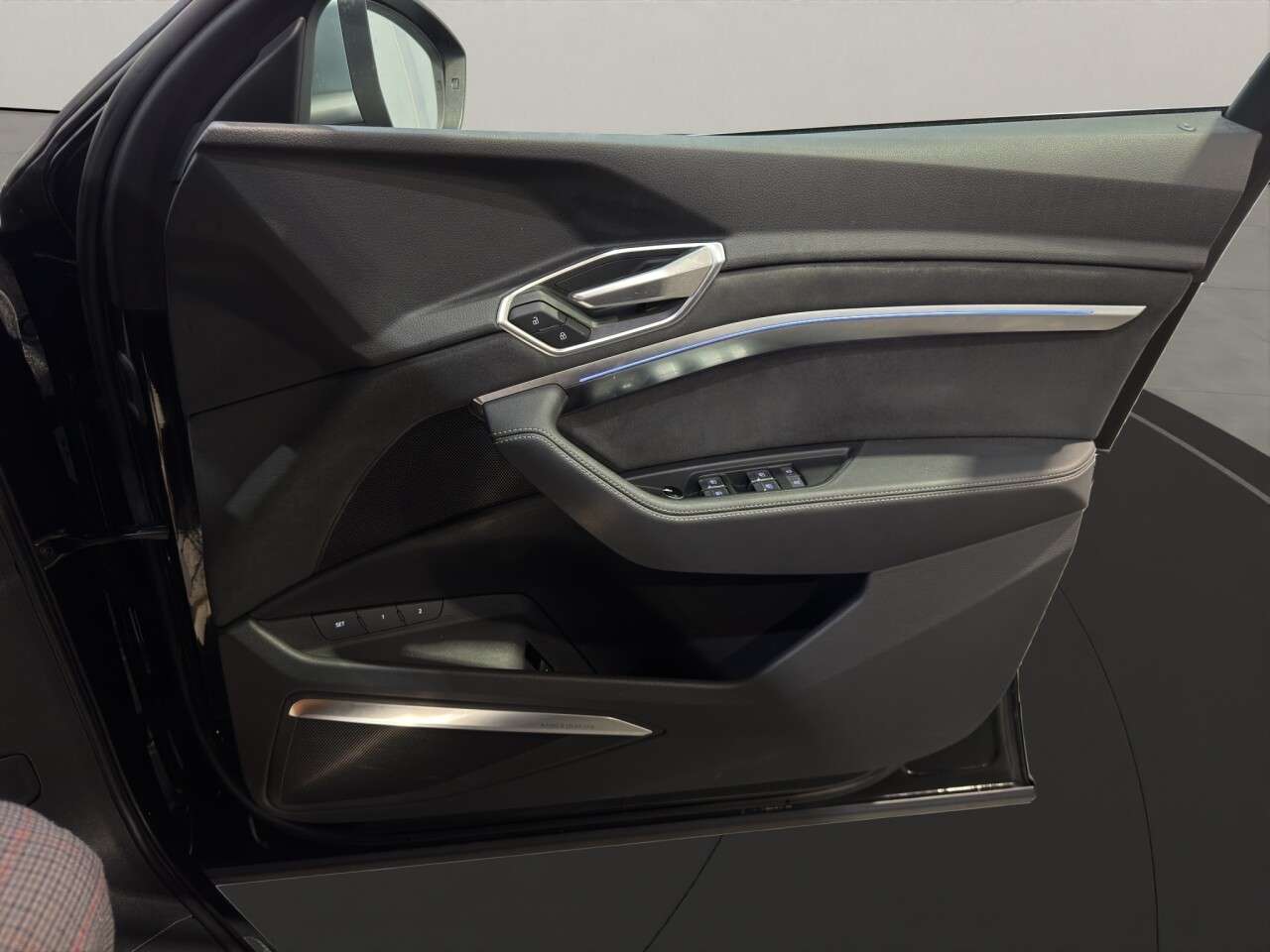 2022 AUDI E-TRON S 2022 AUDI E-TRON S