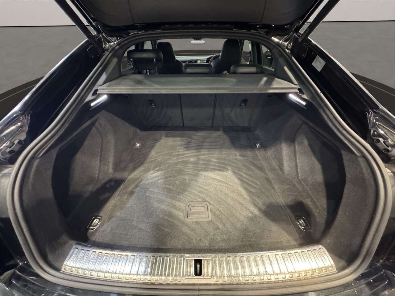 2022 AUDI E-TRON S 2022 AUDI E-TRON S