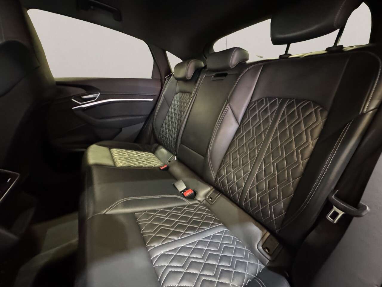 2022 AUDI E-TRON S 2022 AUDI E-TRON S