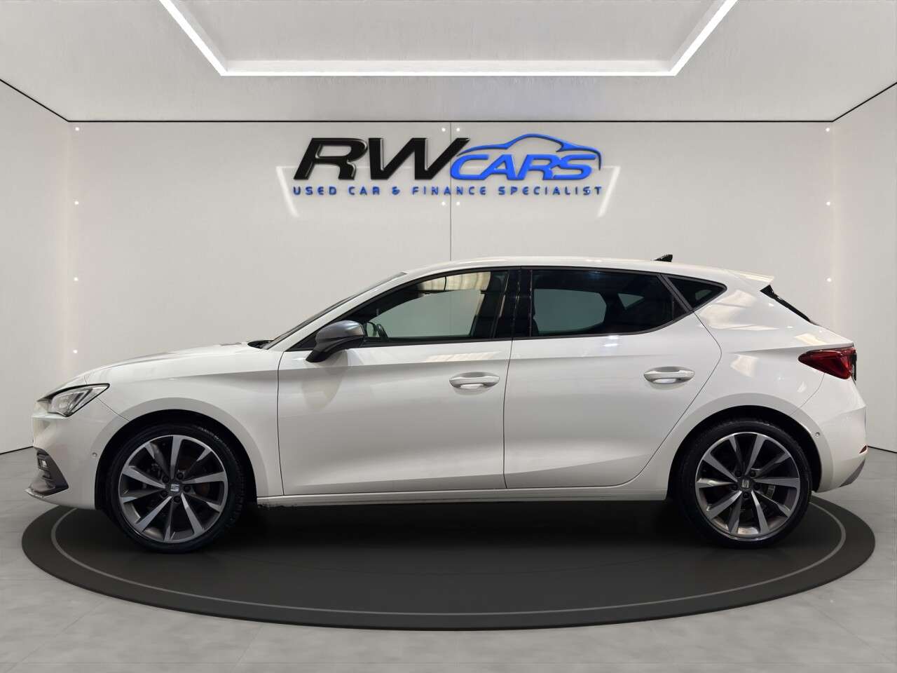 A 2023 SEAT LEON 1.5 TSI EVO FR Sport Hatchback 5dr Petrol Manual Euro 6 (s/s) (150 ps) A 2023 SEAT LEON 1.5 TSI EVO FR Sport Hatchback 5dr Petrol Manual Euro 6 (s/s) (150 ps)