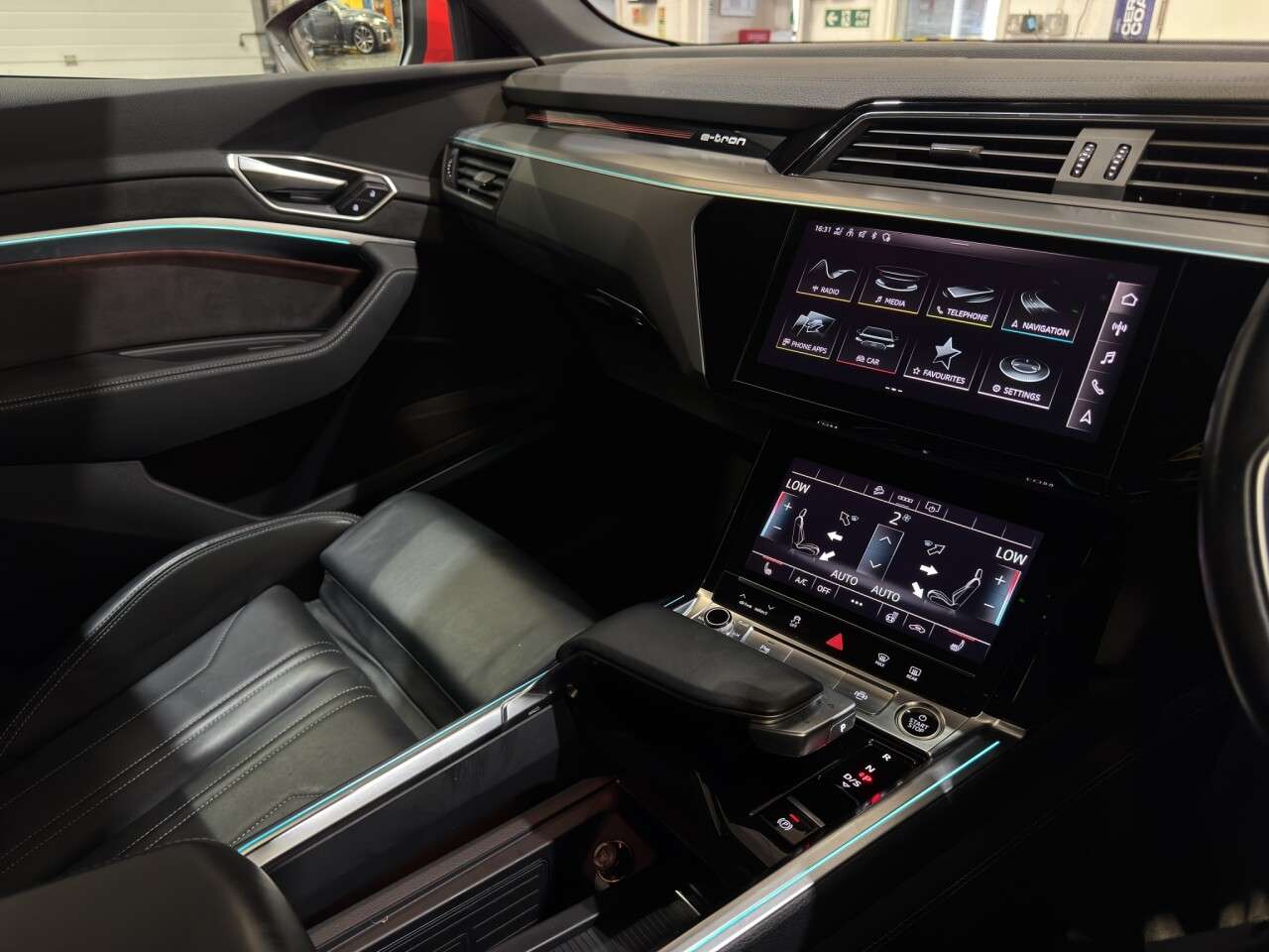 2021 AUDI E-TRON 2021 AUDI E-TRON