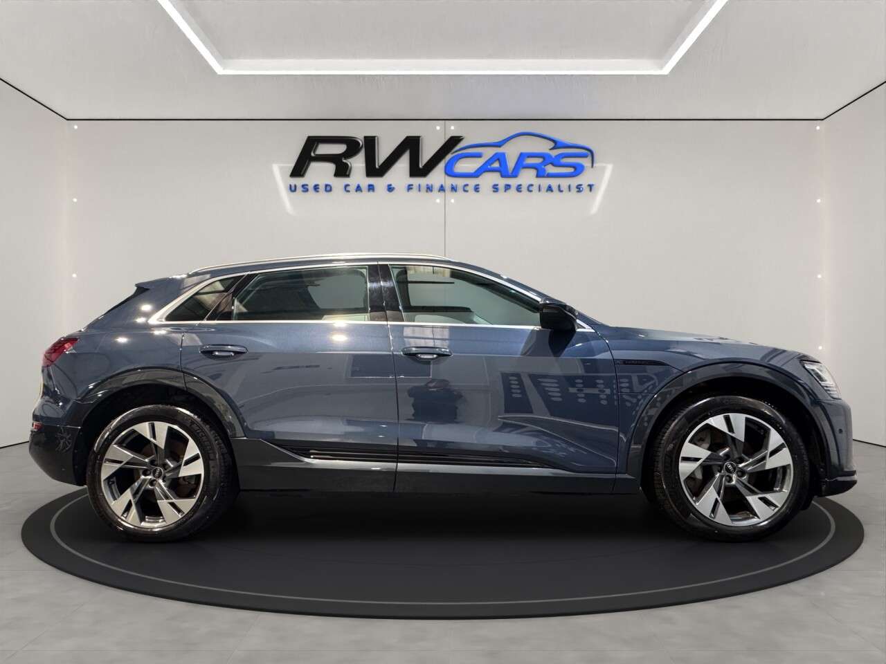 2023 AUDI Q8 E-TRON 2023 AUDI Q8 E-TRON