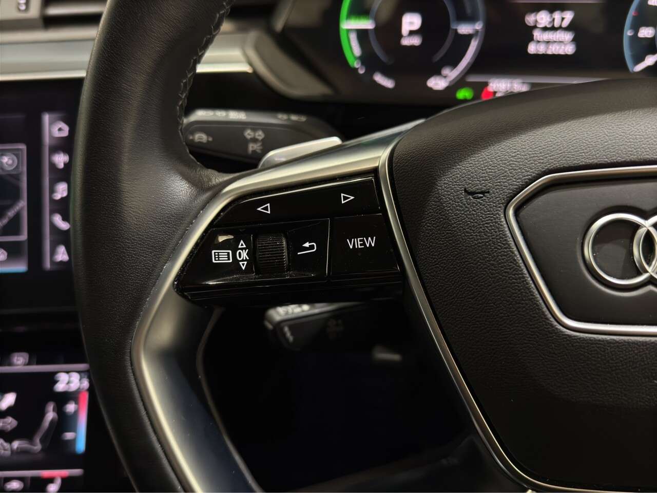 2023 AUDI Q8 E-TRON 2023 AUDI Q8 E-TRON
