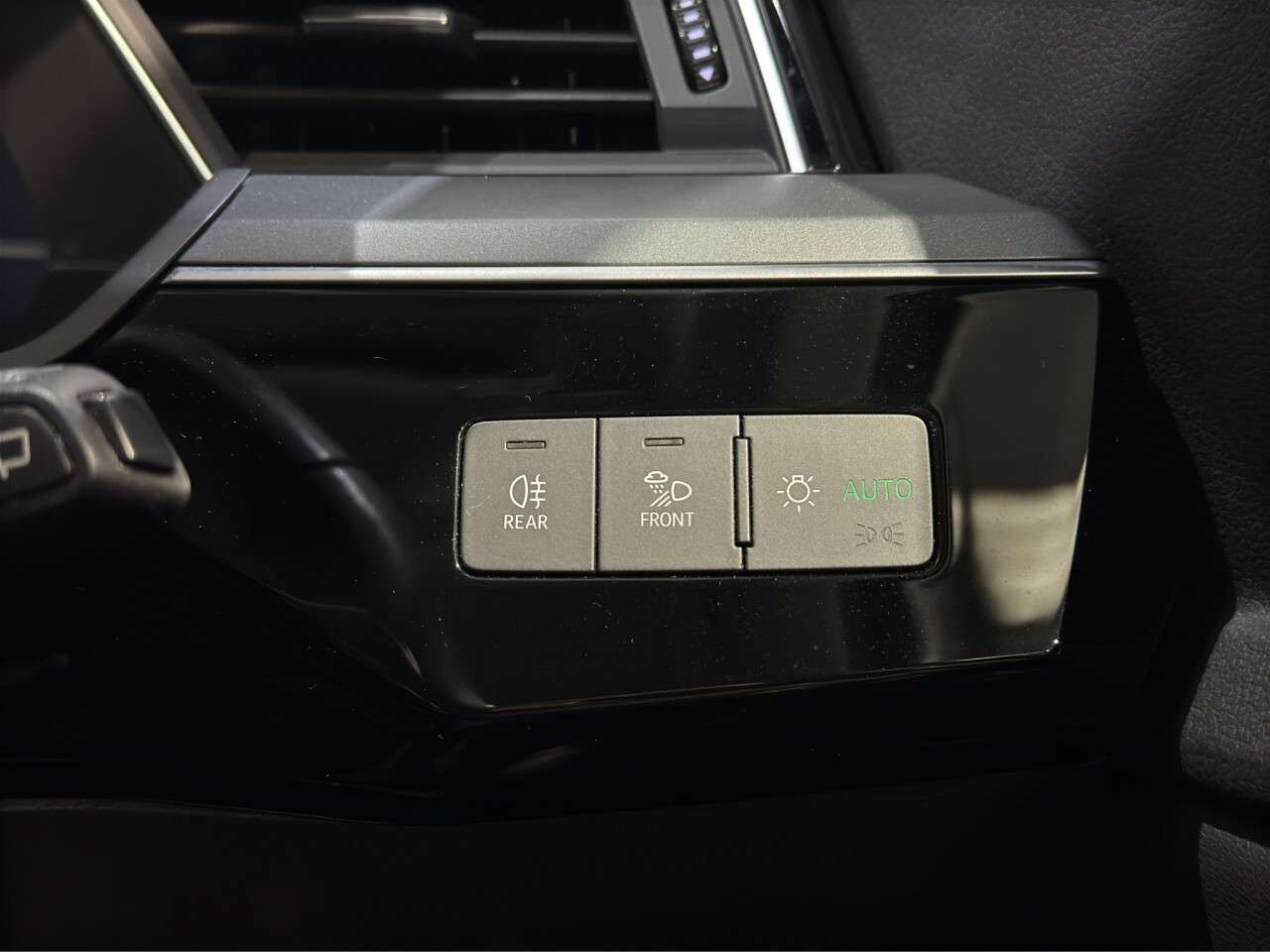 2023 AUDI Q8 E-TRON 2023 AUDI Q8 E-TRON