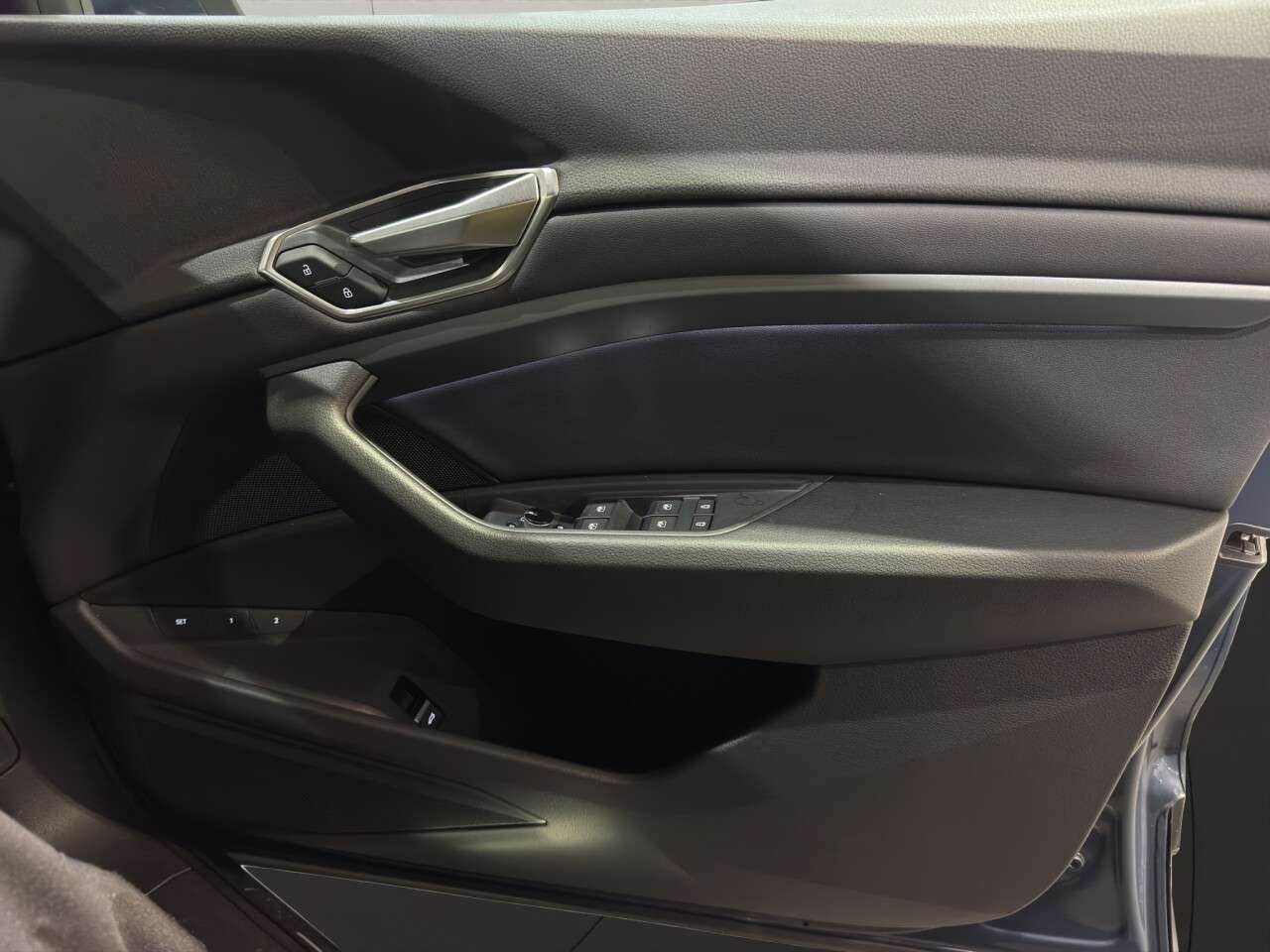 2023 AUDI Q8 E-TRON 2023 AUDI Q8 E-TRON