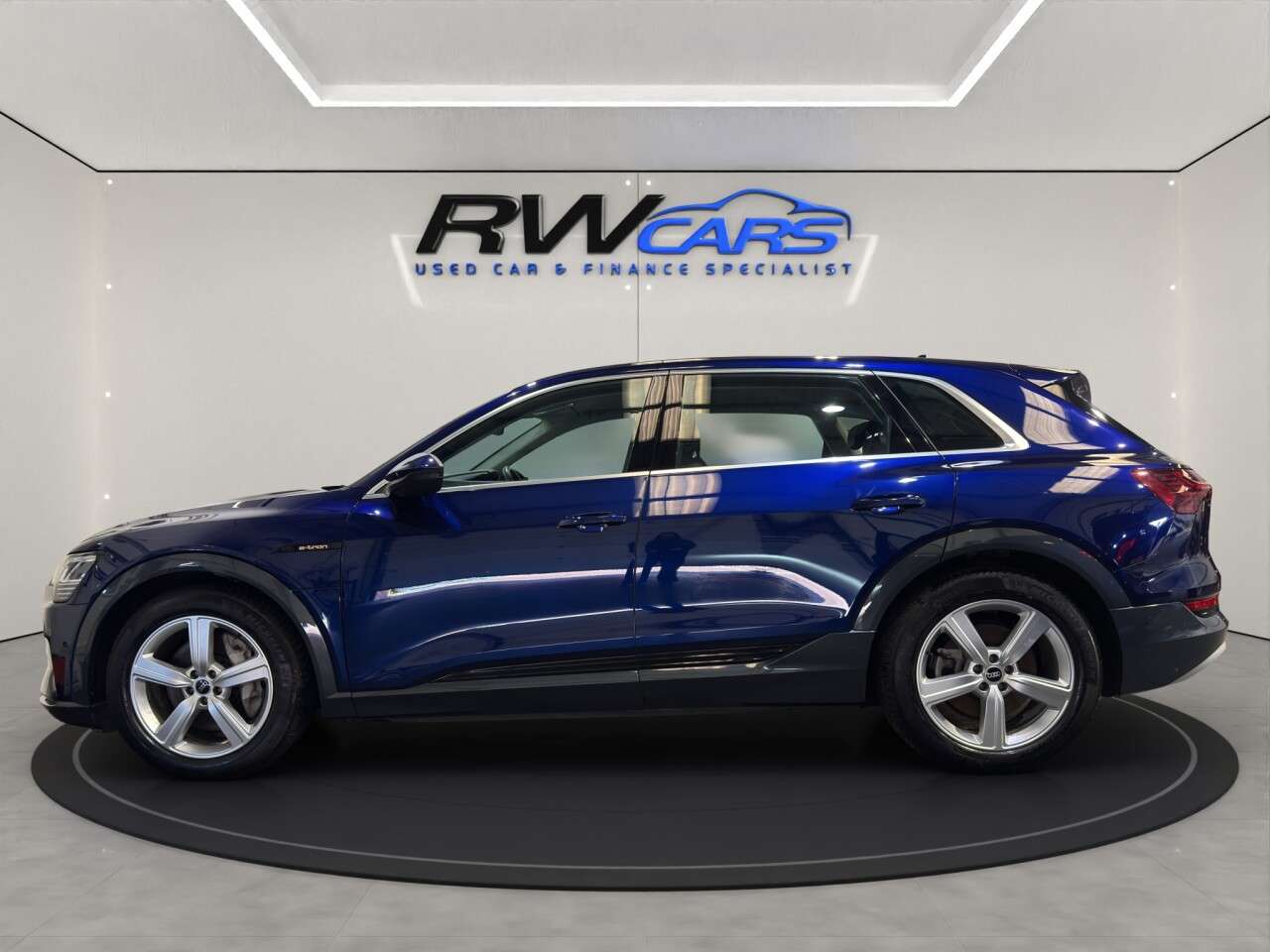 A 2021 AUDI E-TRON 50 Technik SUV 5dr Electric Auto quattro 71.2kWh (11kW Charger) (313 ps) A 2021 AUDI E-TRON 50 Technik SUV 5dr Electric Auto quattro 71.2kWh (11kW Charger) (313 ps)