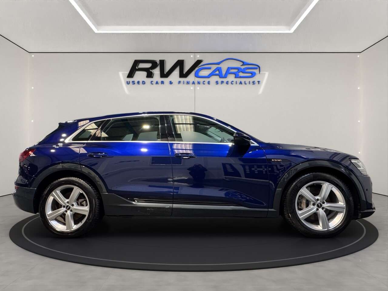 2021 AUDI E-TRON 2021 AUDI E-TRON