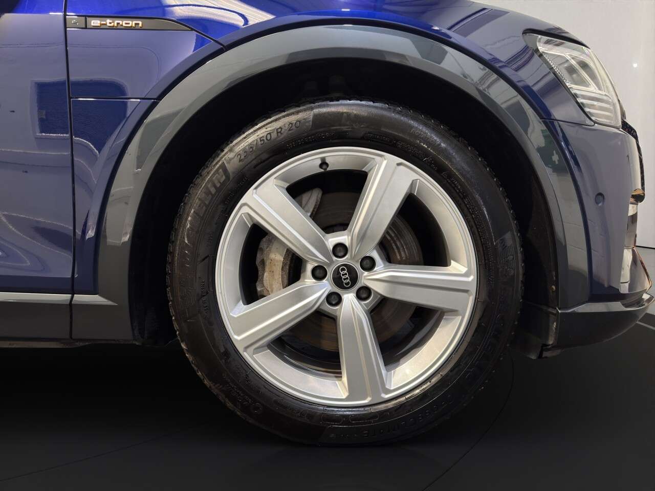 2021 AUDI E-TRON 2021 AUDI E-TRON