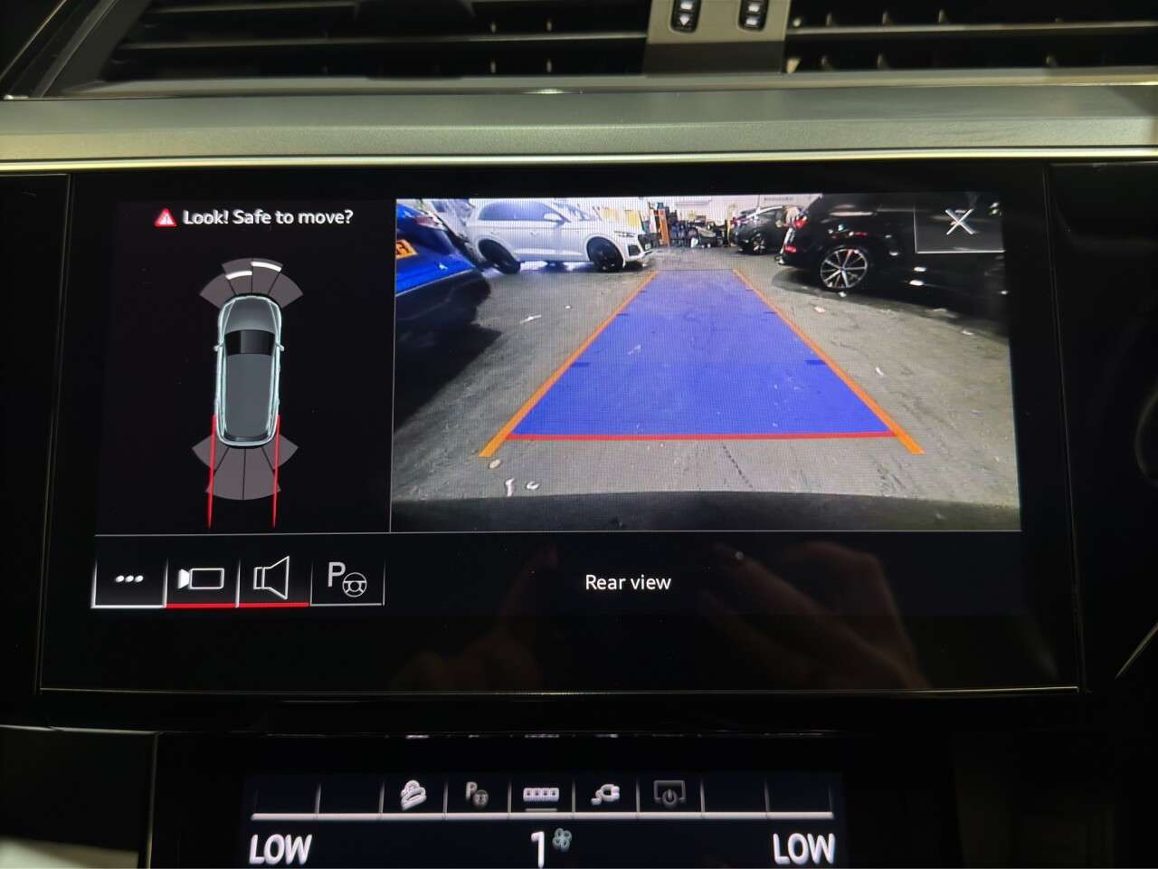 2021 AUDI E-TRON 2021 AUDI E-TRON