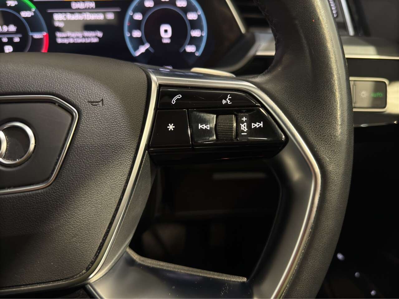 2021 AUDI E-TRON 2021 AUDI E-TRON