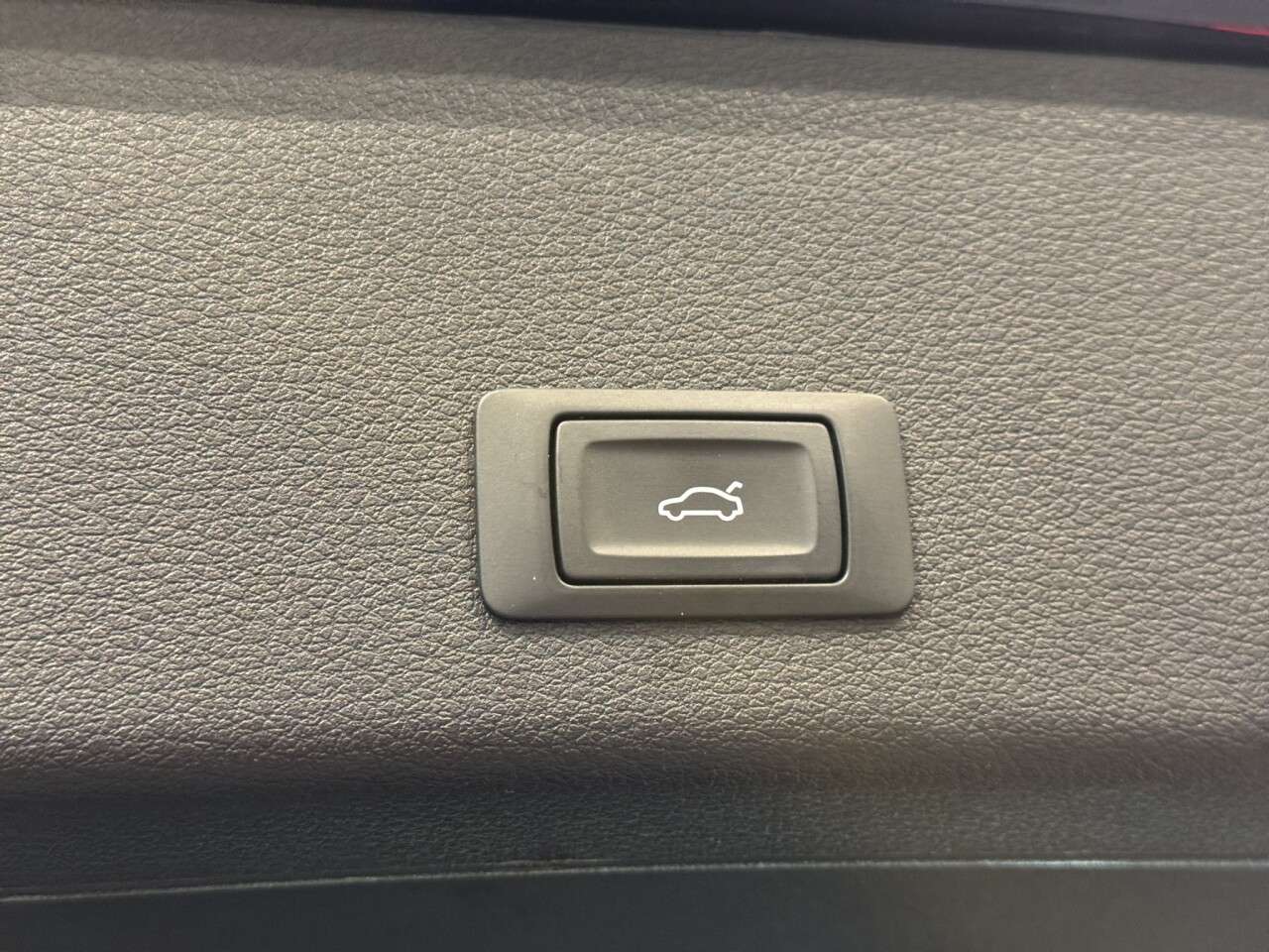 2021 AUDI E-TRON 2021 AUDI E-TRON