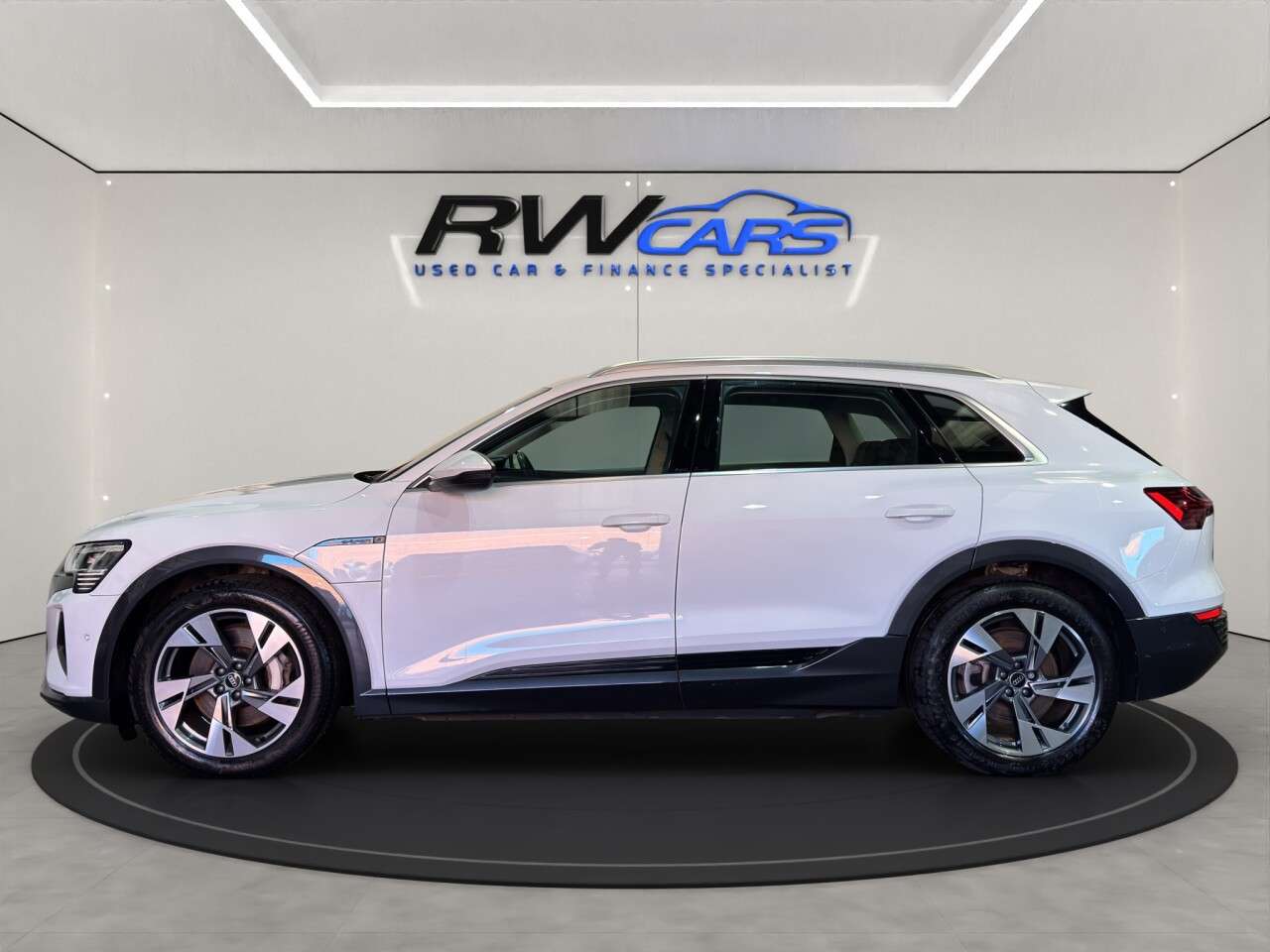 A 2023 AUDI Q8 E-TRON 50 Sport SUV 5dr Electric Auto quattro 95kWh (11kW Charger) (340 ps) A 2023 AUDI Q8 E-TRON 50 Sport SUV 5dr Electric Auto quattro 95kWh (11kW Charger) (340 ps)